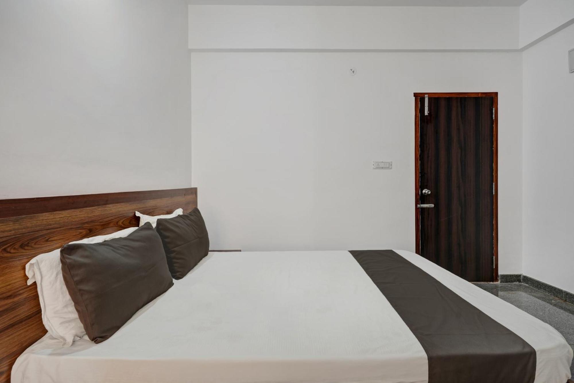 Oyo Hotel Bungalow Inn Lodging & Boarding Bangalore Esterno foto
