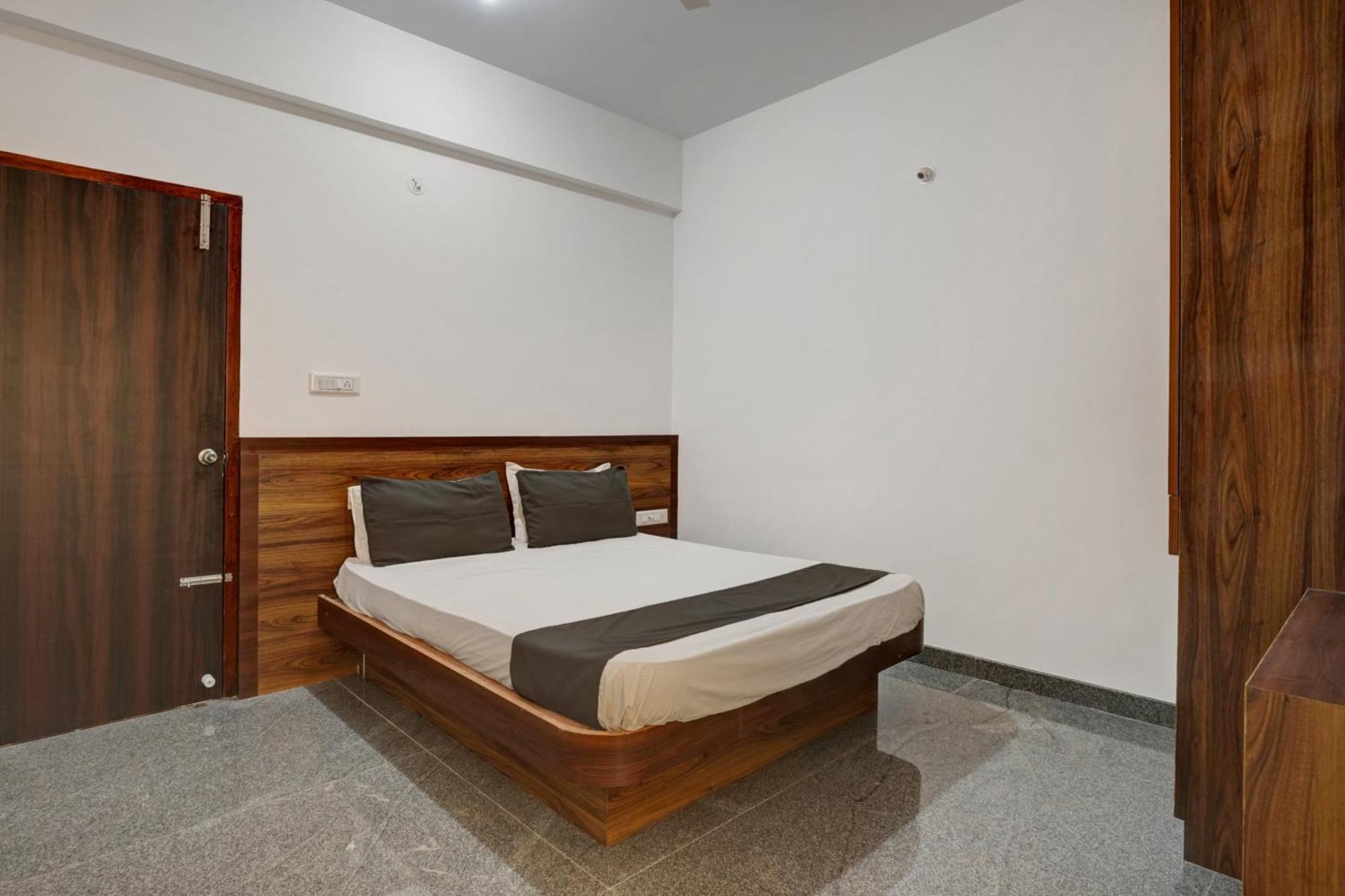 Oyo Hotel Bungalow Inn Lodging & Boarding Bangalore Esterno foto
