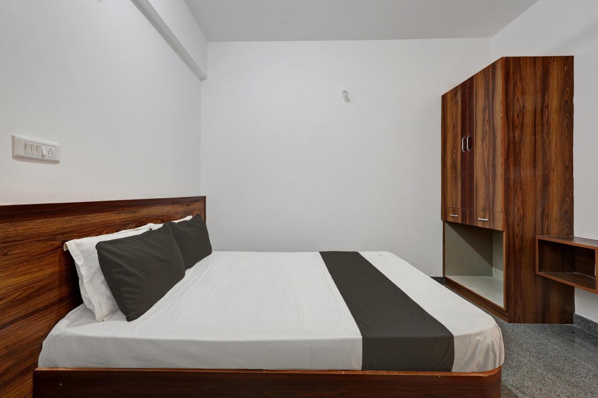 Oyo Hotel Bungalow Inn Lodging & Boarding Bangalore Esterno foto